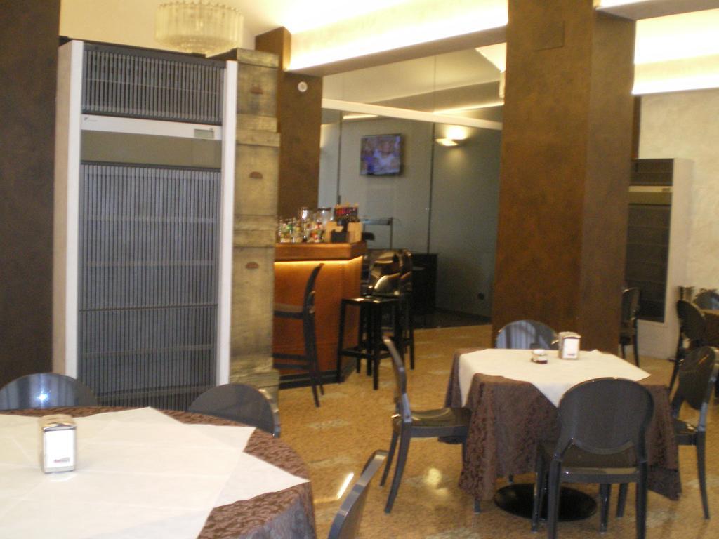 Hotel Pico Mirandola Exterior photo