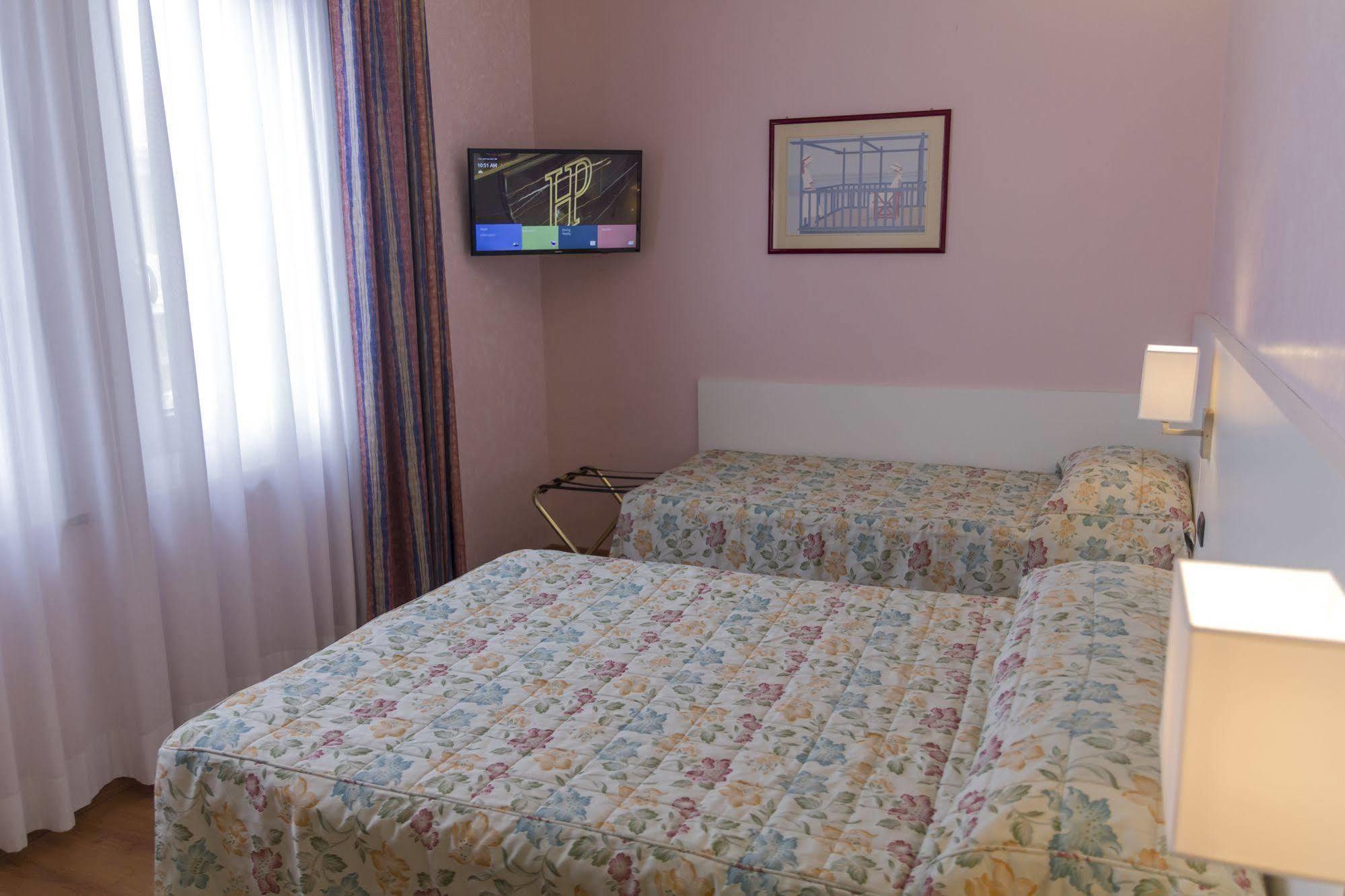 Hotel Pico Mirandola Exterior photo